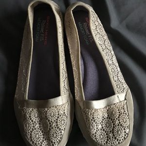 Women’s SZ 8.5 Skechers